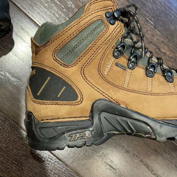 Danner hiking boots - Picture 3 of 13